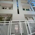 Apartamento No Posto 12 Leblon